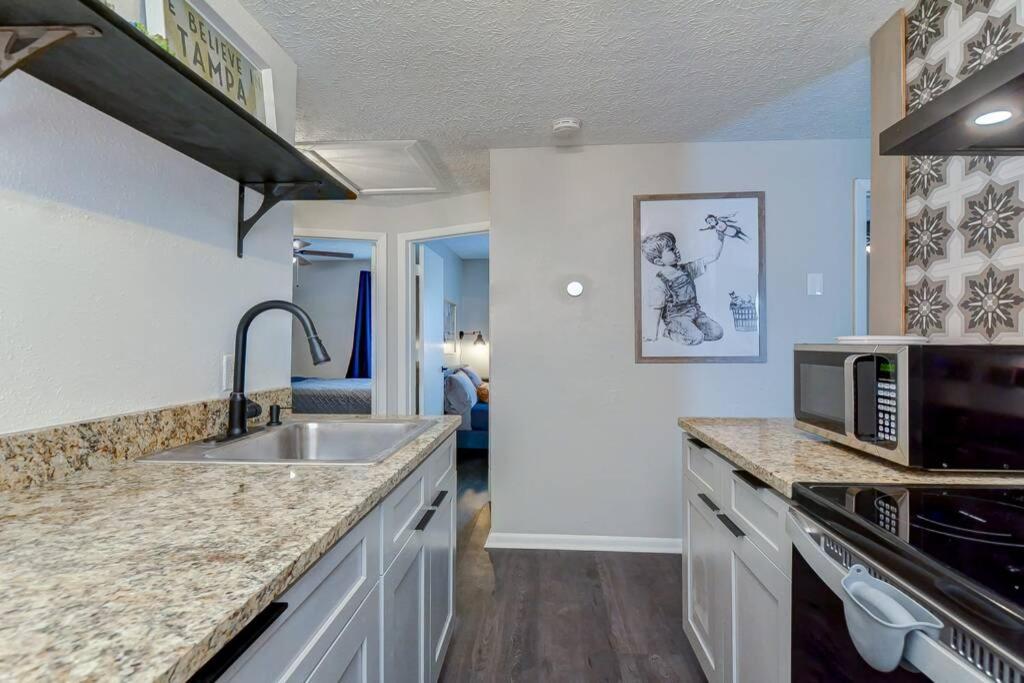 》Executive Apartment Near Armature Works-Room For Six, Full Kitchen《 Tampa Extérieur photo