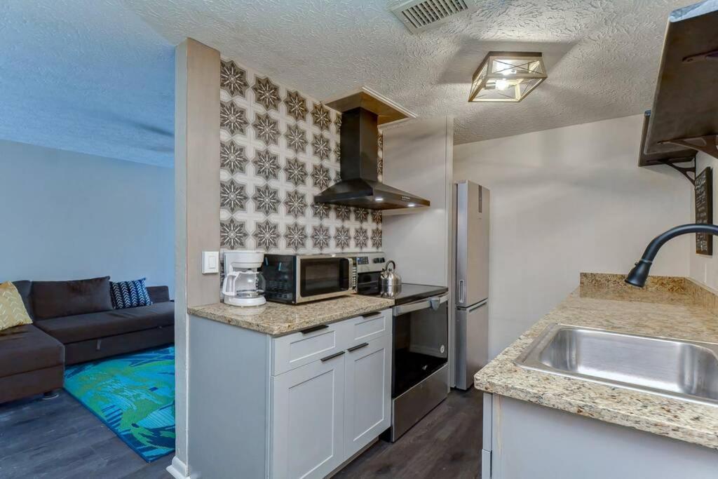 》Executive Apartment Near Armature Works-Room For Six, Full Kitchen《 Tampa Extérieur photo